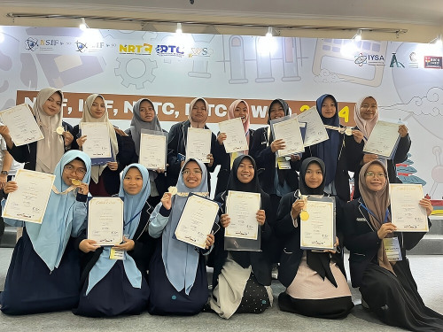 Santri SMA Dea Malela Raih Penghargaan dalam Kompetisi Internasional World Science Olympiad di Bali