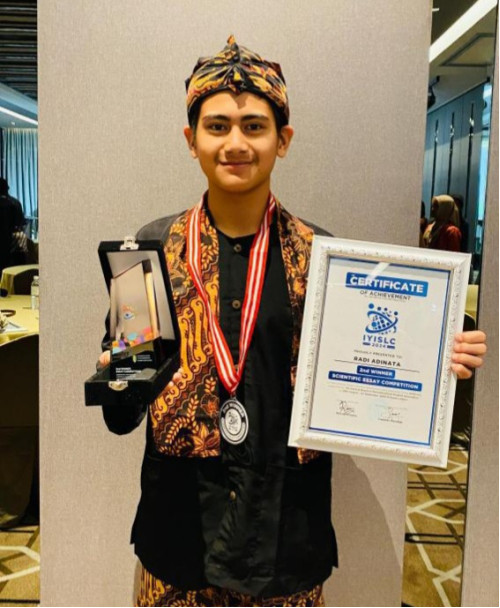 Radi Adinata, Raih Terbaik 2 dalam Scientific Essay Competition pada Ajang International Youth Inclusive Symposium and Leadership Camp (IYISLC) di Malaysia