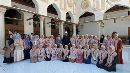Wejangan Imam Besar Masjid Al-Azhar, Syaikh Hani Auda Untuk Santri Kelas XII SMA Dea Malela