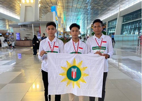 3 Santri SMP Dea Malela Menjadi Delegasi Negara Indonesia di World Youth Festival 2024 di Sochi, Russia