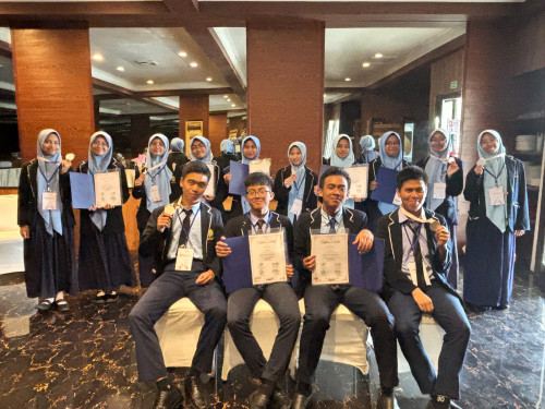 Santri PMI Dea Malela Borong 14 Medali di World Science Olympiad 2025